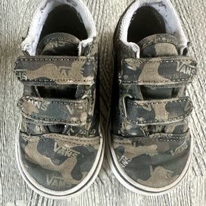 Toddler Camo Velcro vans